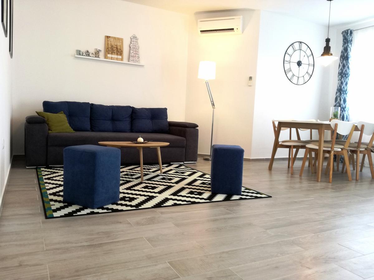 Maiv Residence - Family & Designer Suites Rogoznica  Exterior foto