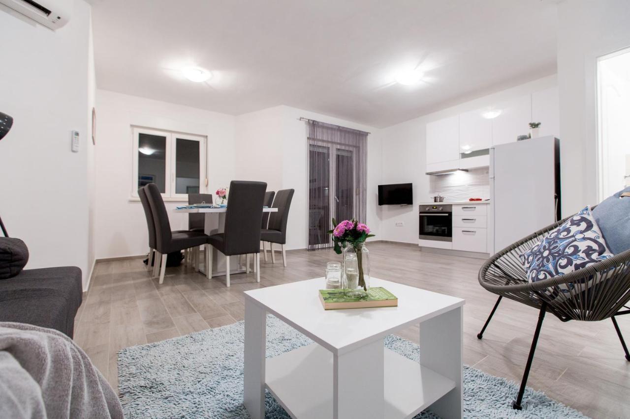 Maiv Residence - Family & Designer Suites Rogoznica  Zimmer foto